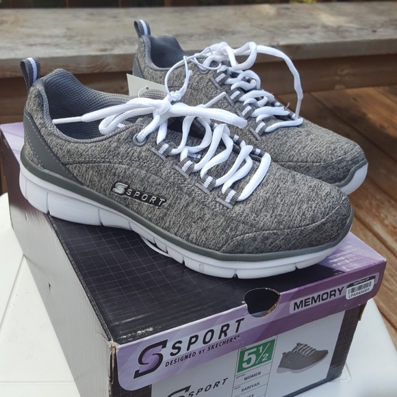 womens skechers size 5.5